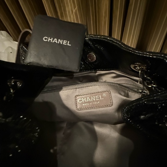 Chanel Handbag(EXCELLENT CONDITION) - Picture 3 of 3